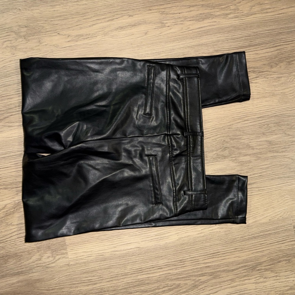 ⭐️‎ pleather Skinny Pants⭐️ - Picture 3 of 3